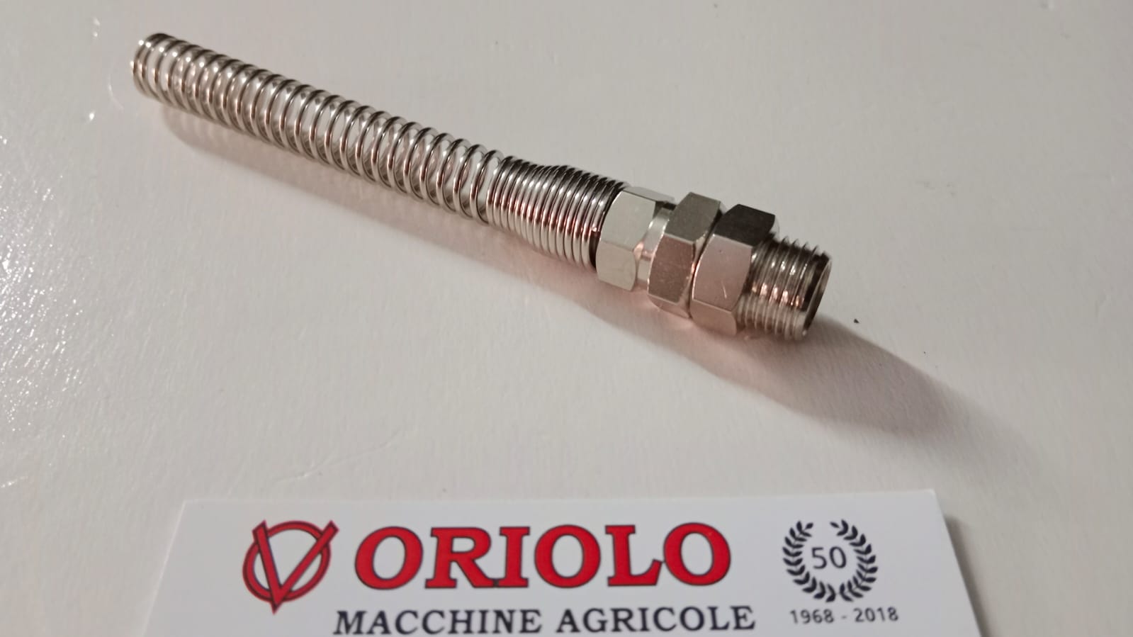 ATTACCO GIREVOLE PER TUBO 6 x 8 CON FILETTO 1/4 MASCHIO